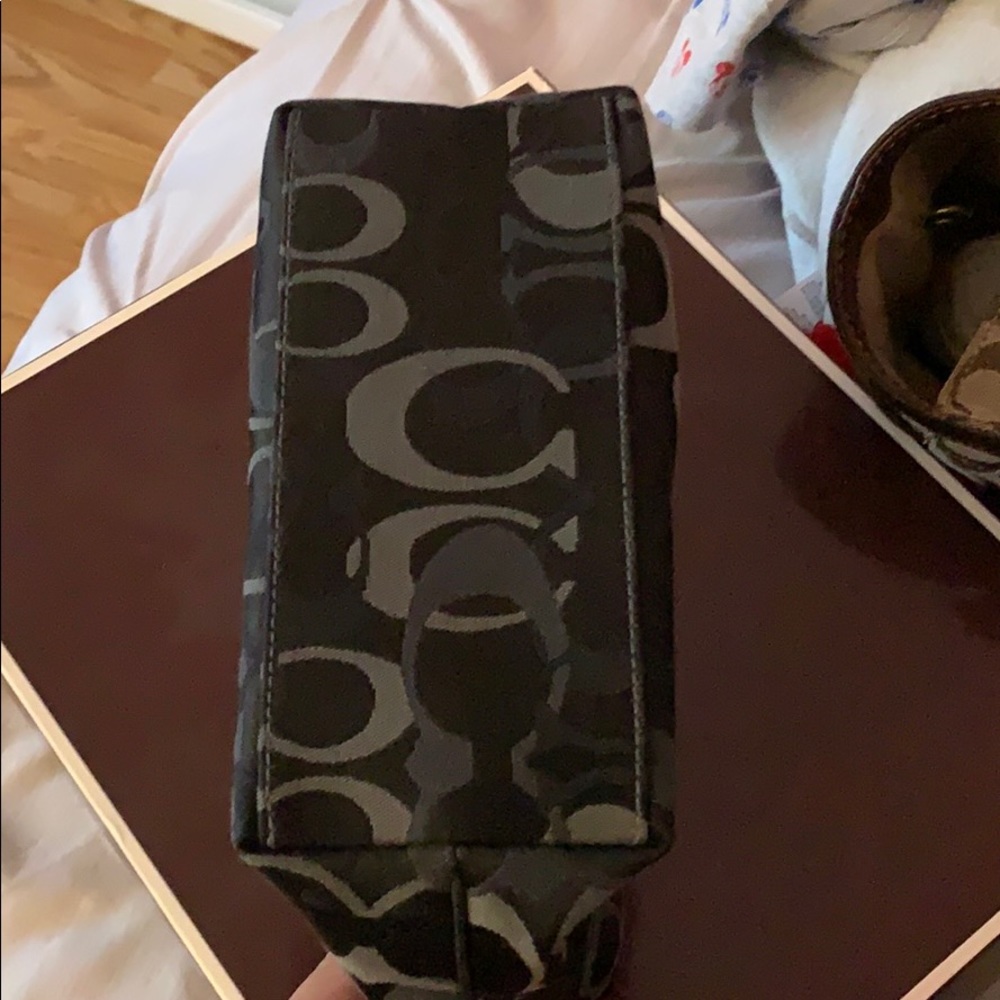 Coach purse - Picture 2 of 2
